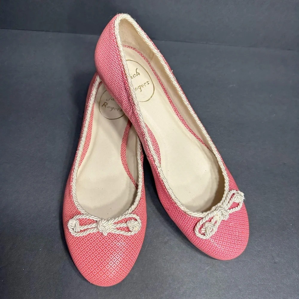 Jack Rogers Women's Pink Ballet Flats size 6 pre owned Exellent condition.